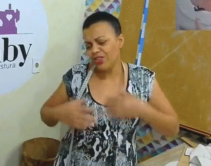https://klipy-cdn.quaize.ru/ii/c3a19a0b747a76e98651f2b9a3cca5ff/a4/74/q11oy95A.gif